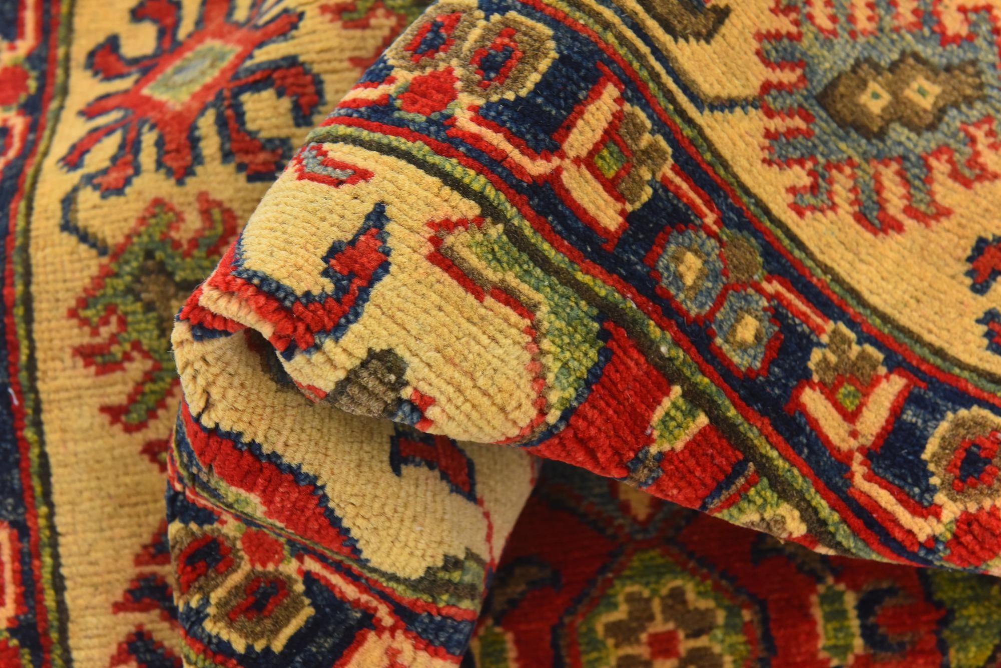 6' x 9' 1 Hand Knotted Kazak Rug
