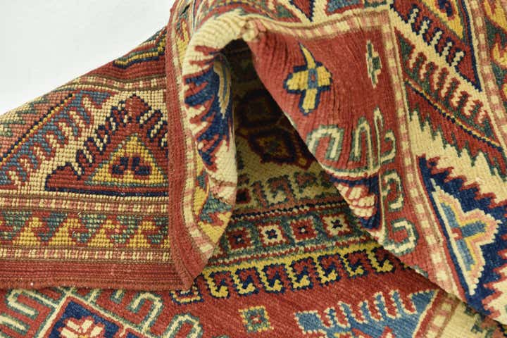 2' 9 x 4' Hand Knotted Kazak Rug