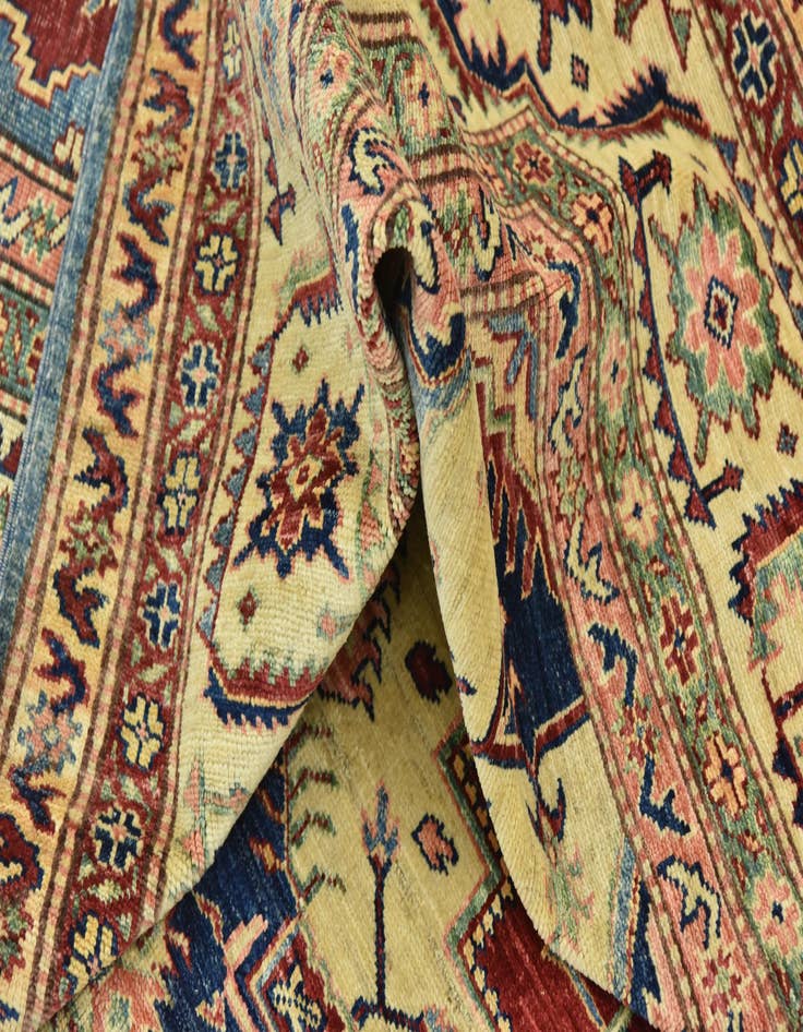 Detail image of 6' 7 x 9' 9 Hand Knotted Kazak Oriental Rug