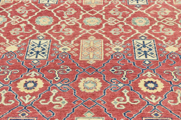 Detail image of 6' 8 x 9' 8 Hand Knotted Kazak Oriental Rug