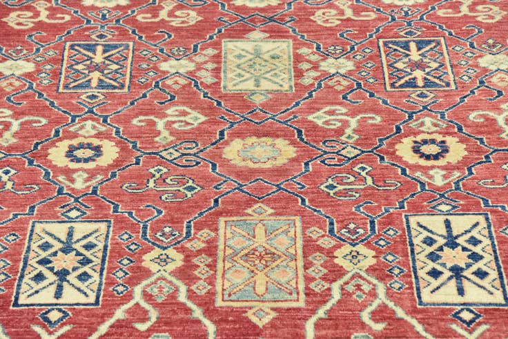 Detail image of 6' 8 x 9' 8 Hand Knotted Kazak Oriental Rug