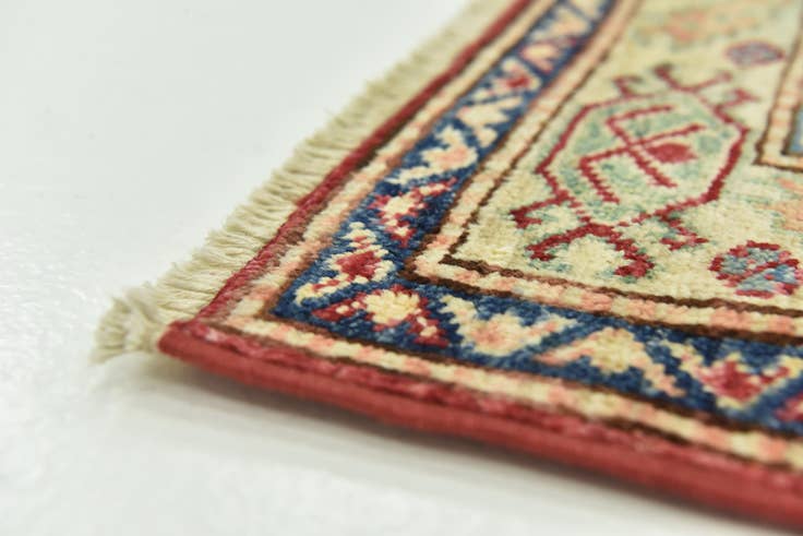 Detail image of 85cm x 115cm anudado a mano Kazak Alfombra