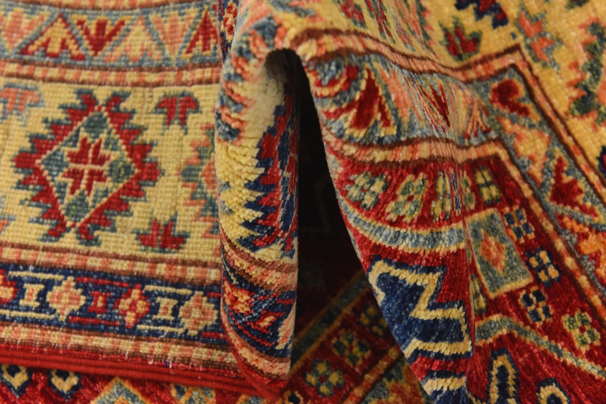 2' 8 x 4' Hand Knotted Kazak Oriental Rug