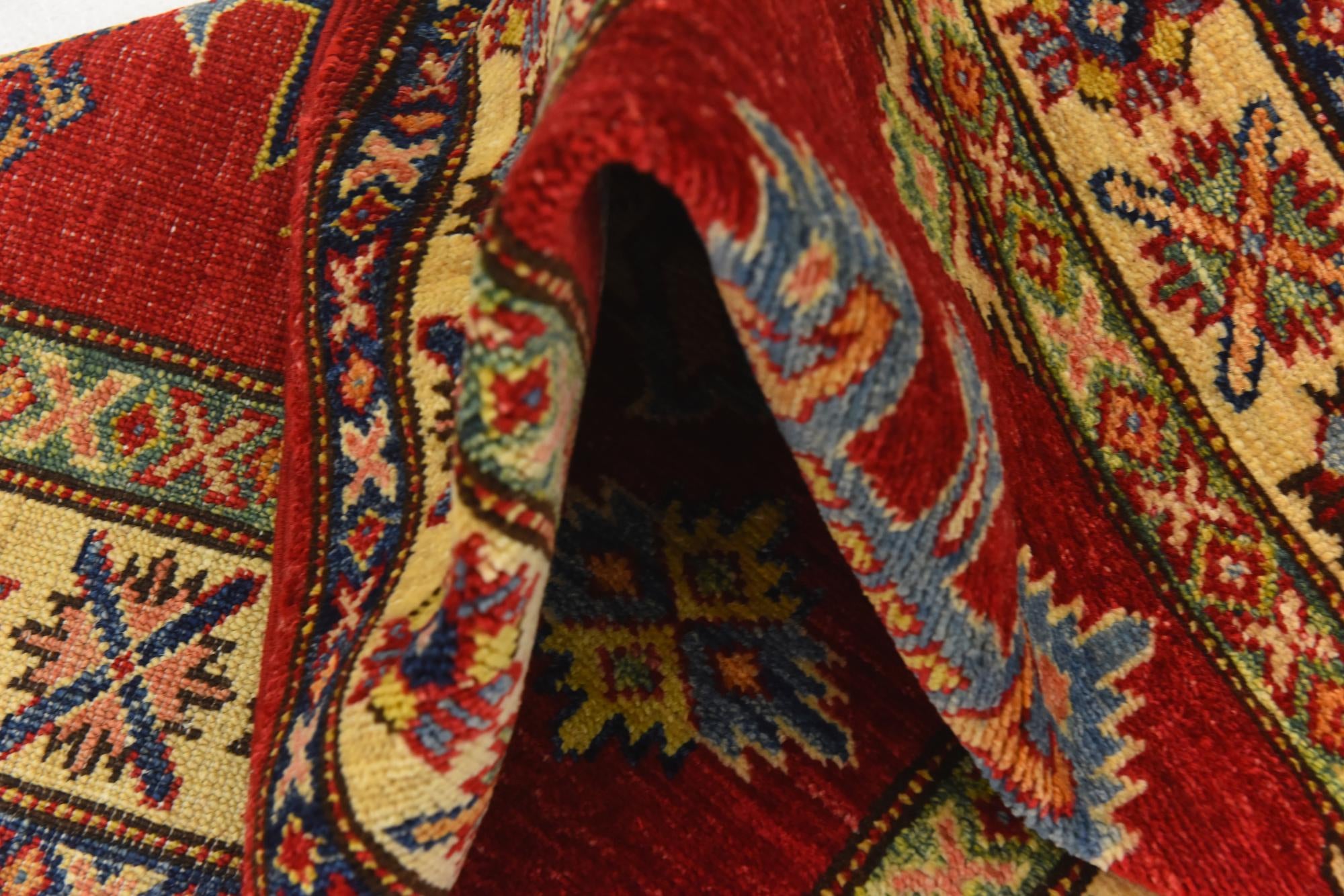 2' 9 x 4' Hand Knotted Kazak Oriental Rug