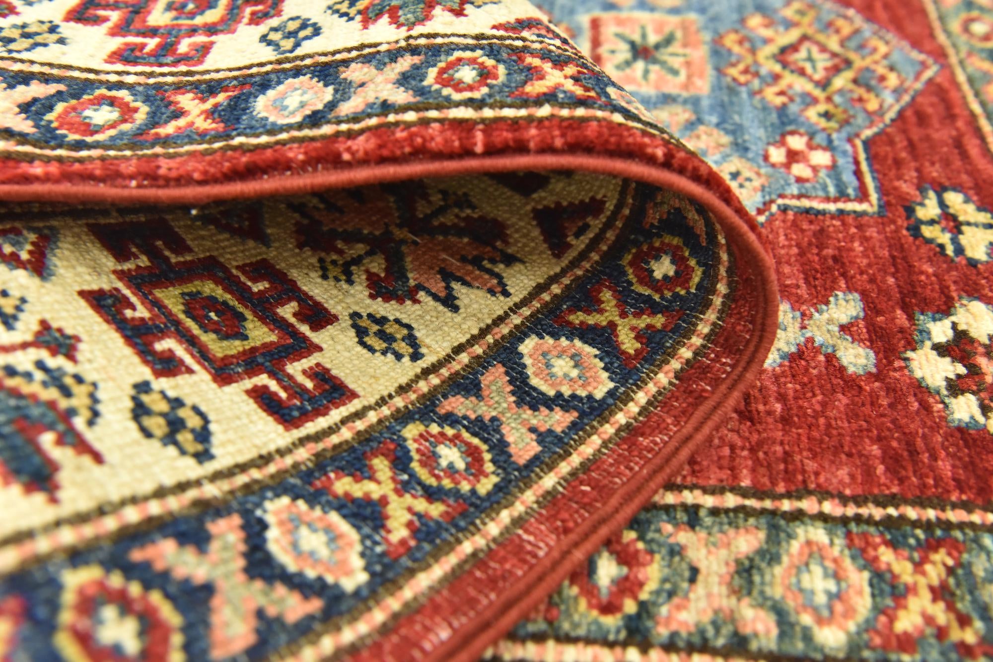 2' 10 x 3' 10 Hand Knotted Kazak Oriental Rug
