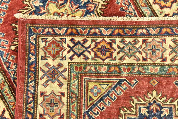 2' 7 x 4' 5 Hand Knotted Kazak Oriental Rug