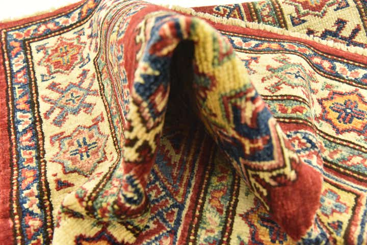 2' 7 x 4' 5 Hand Knotted Kazak Oriental Rug