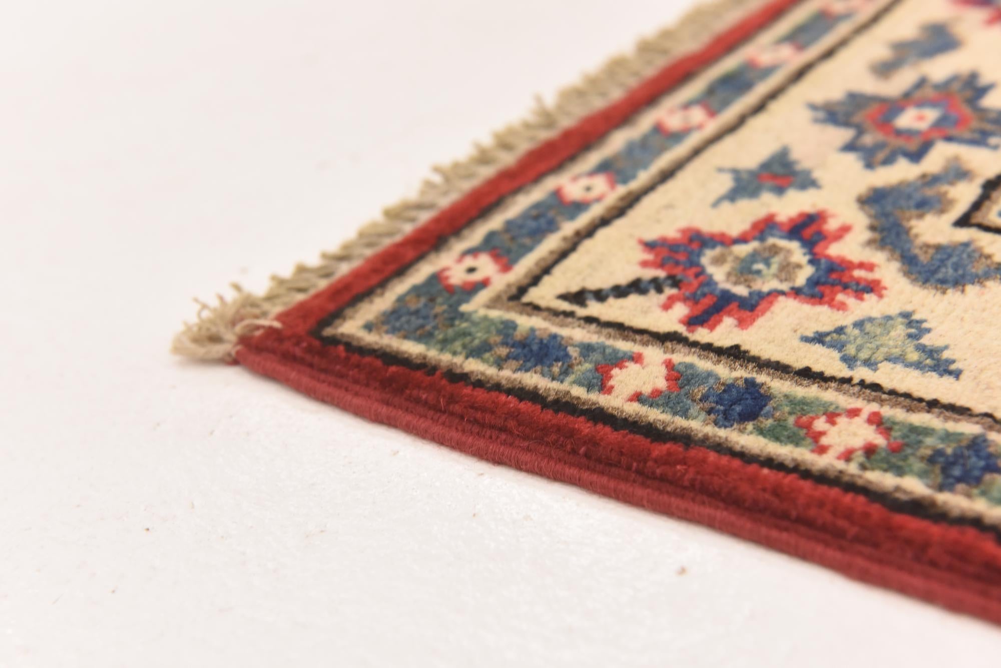 2' 6 x 4' Hand Knotted Kazak Rug