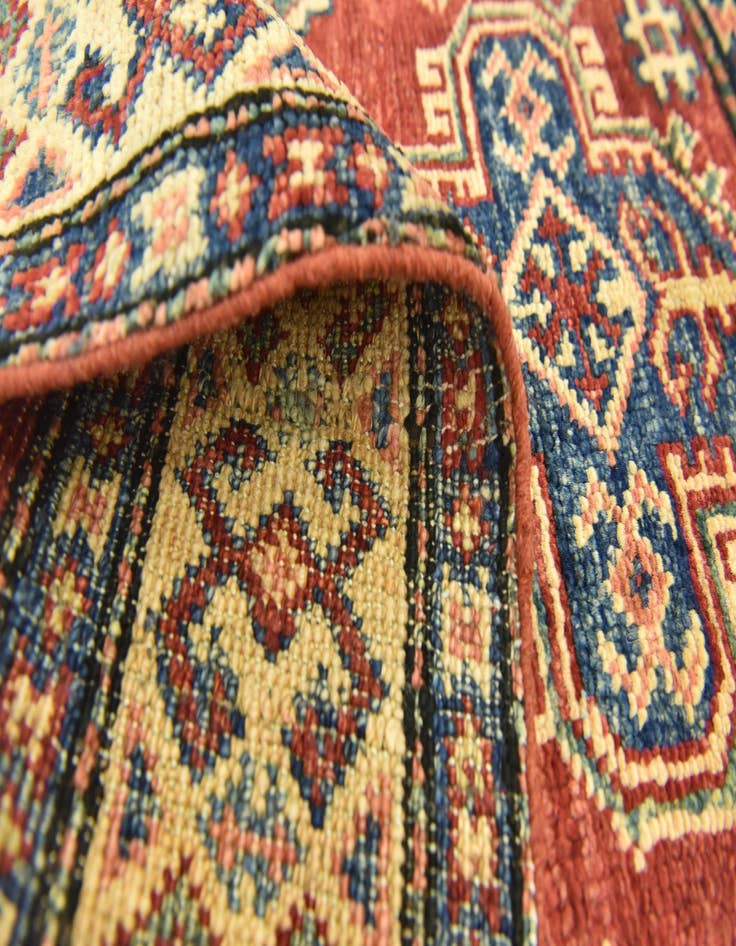 Detail image of 2' 8 x 4' 6  Hand Knotted Kazak Oriental Rug
