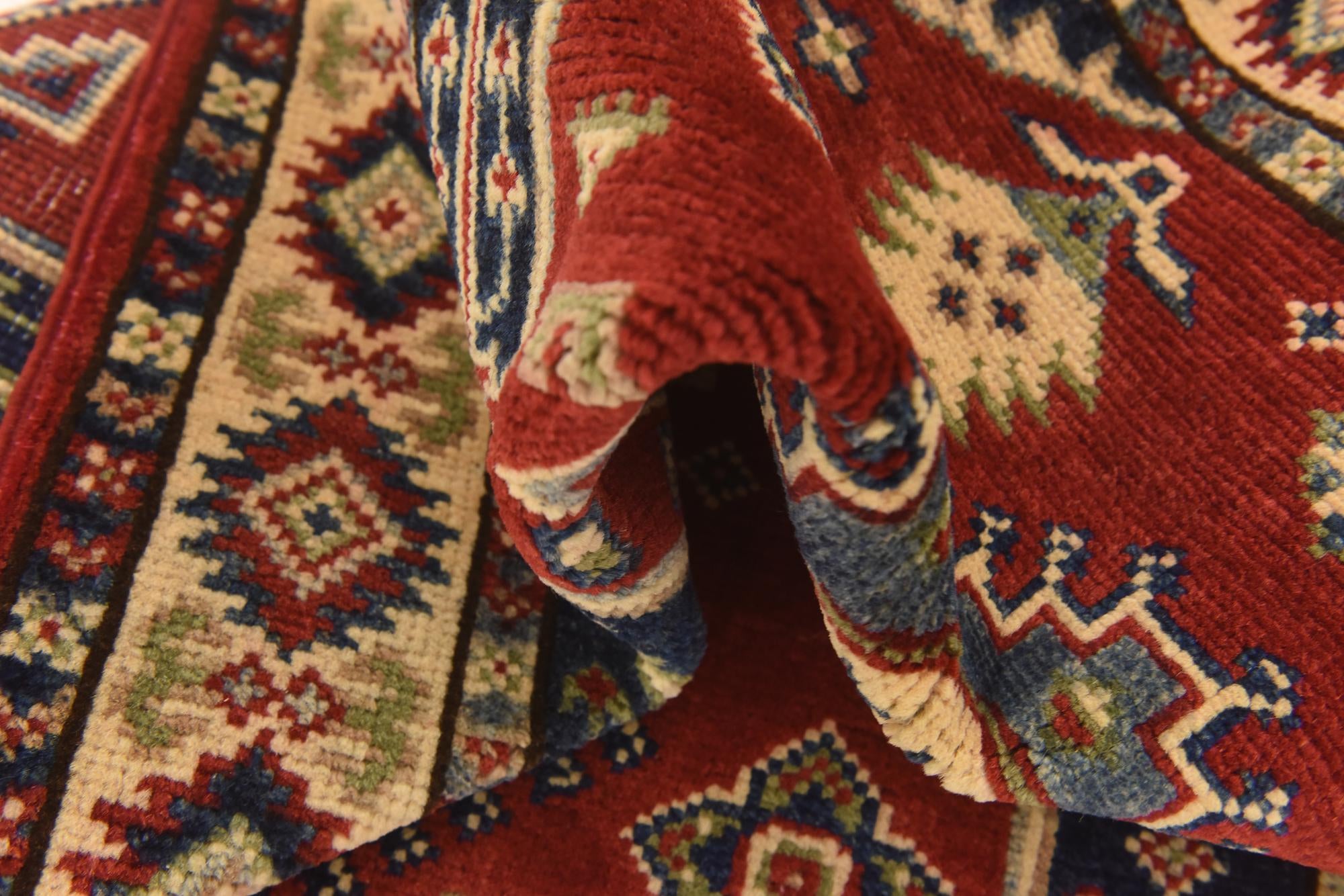 2' 8 x 4' Hand Knotted Kazak Rug