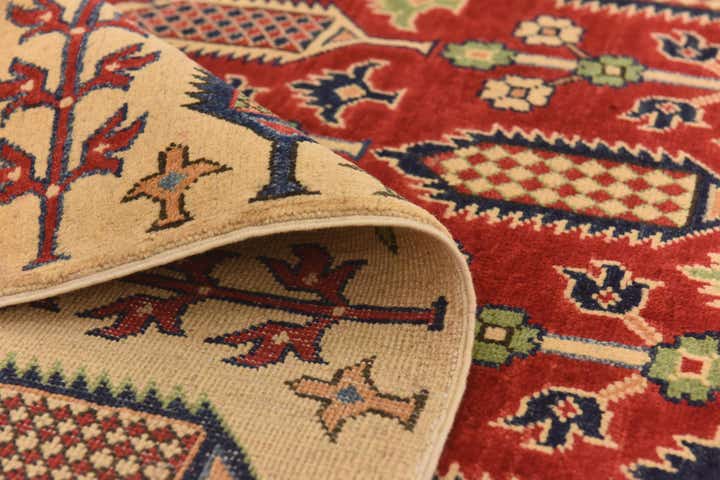 5' 5 x 8' 2 Hand Knotted Kazak Rug