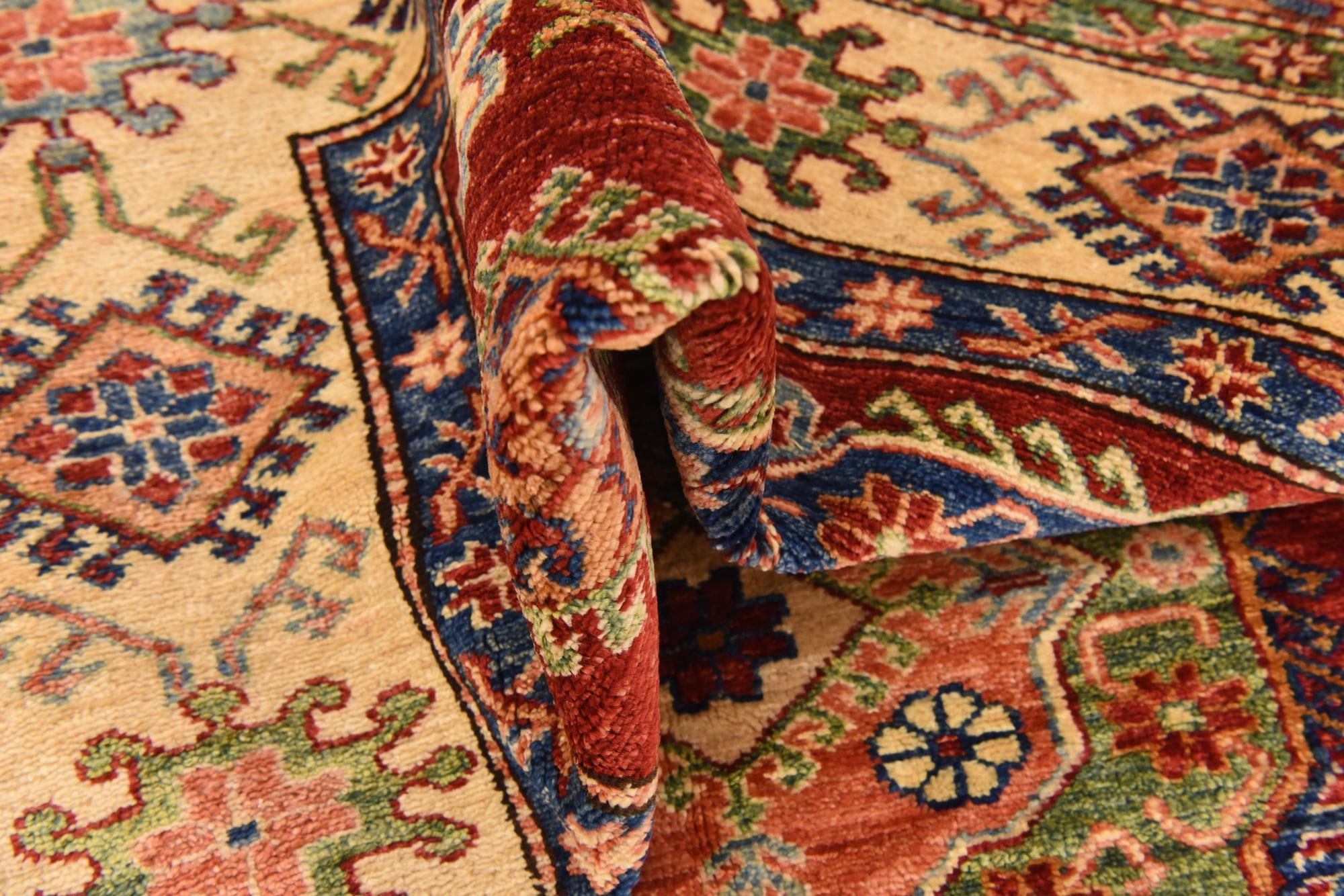 5' 7 x 8' Hand Knotted Kazak Oriental Rug