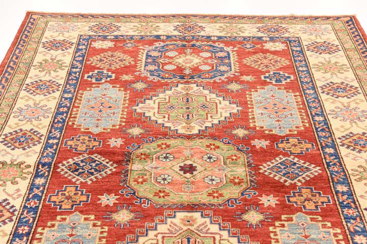 5' 7 x 8' Hand Knotted Kazak Oriental Rug