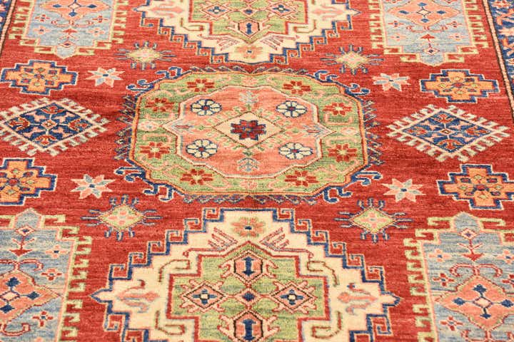 5' 7 x 8' Hand Knotted Kazak Oriental Rug