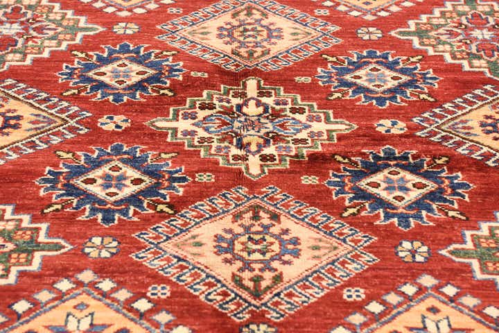 5' 7 x 8' Hand Knotted Kazak Oriental Rug