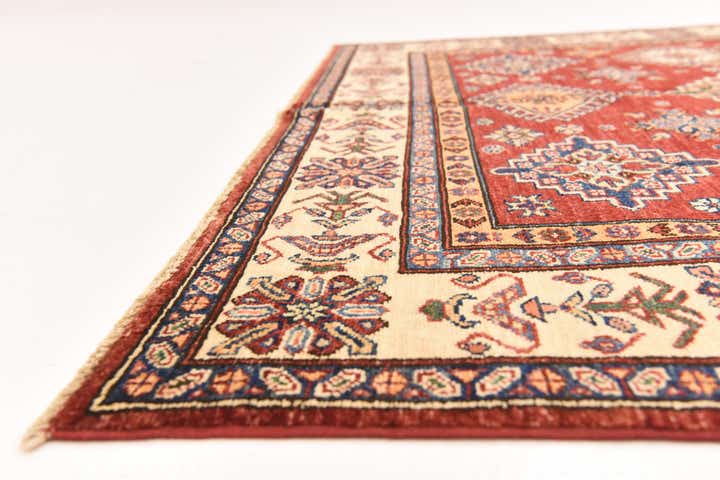 5' 7 x 8' Hand Knotted Kazak Oriental Rug