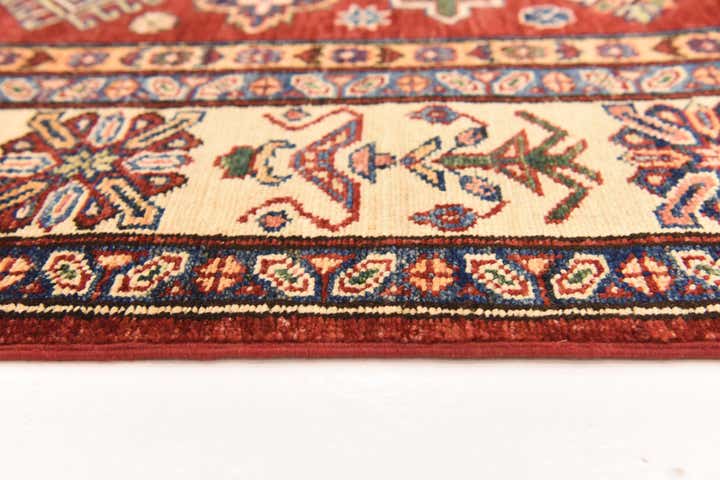 5' 7 x 8' Hand Knotted Kazak Oriental Rug
