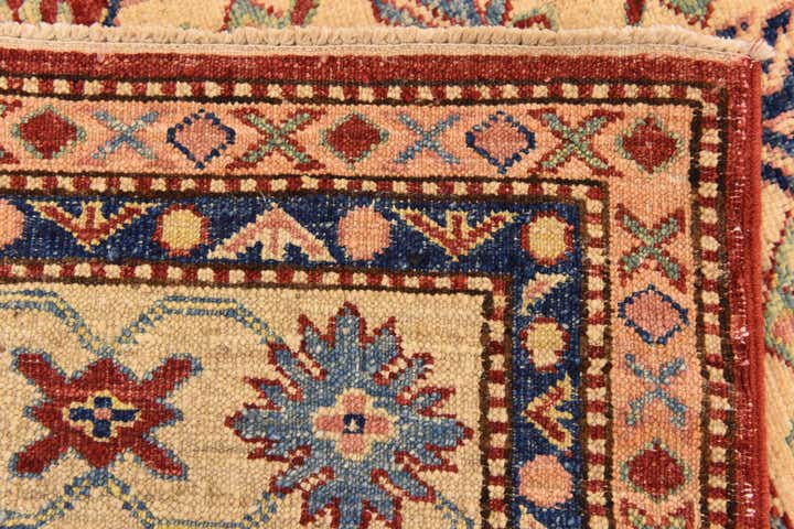 5' 9 x 8' 5 Hand Knotted Kazak Oriental Rug