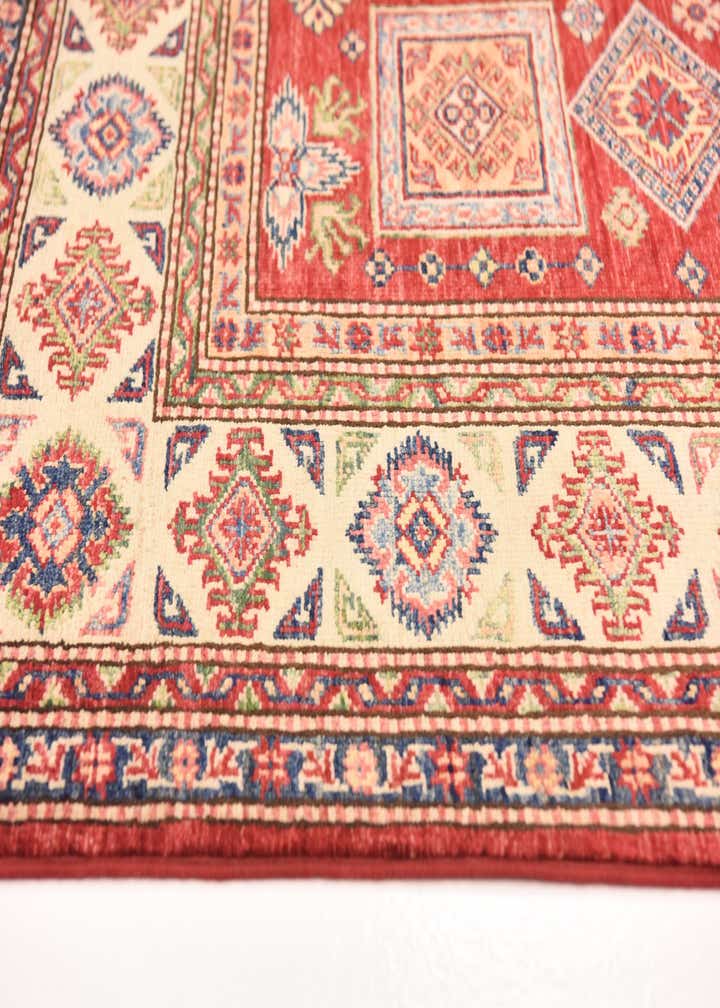 4' 11 x 6' 7 Hand Knotted Kazak Oriental Rug