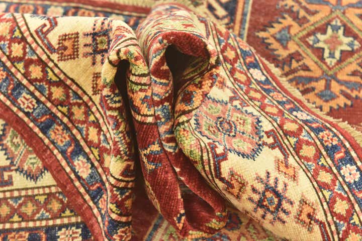 5' 8 x 7' 10 Hand Knotted Kazak Oriental Rug