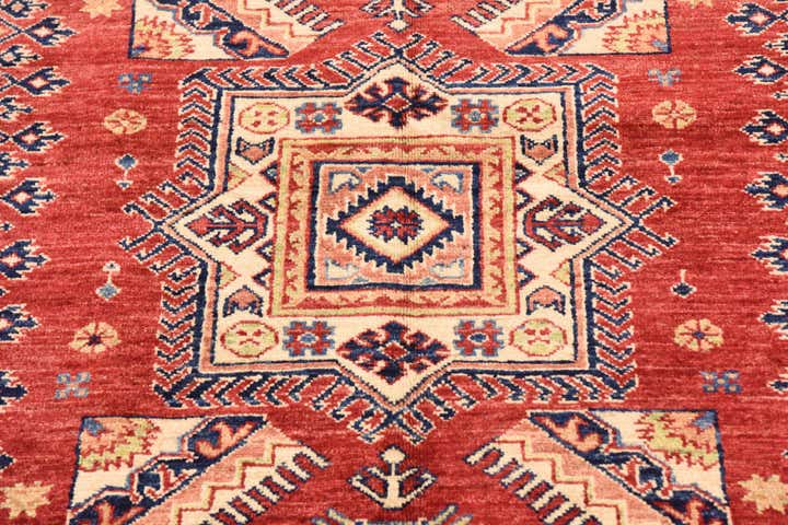 4' 11 x 6' 6 Hand Knotted Kazak Oriental Rug