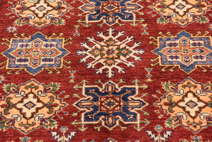 Detail image of 4' 11 x 6' 11 Hand Knotted Kazak Oriental Rug