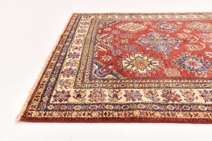 4' 10 x 6' 8 Hand Knotted Kazak Oriental Rug