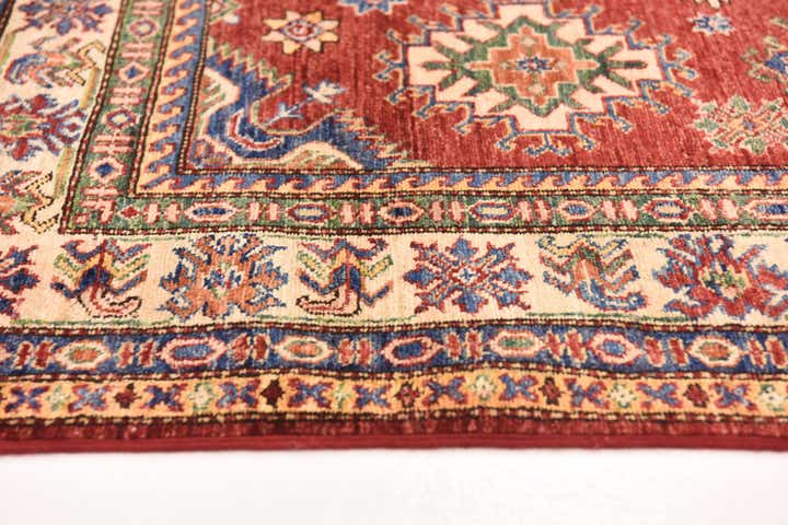 4' 10 x 6' 8 Hand Knotted Kazak Oriental Rug