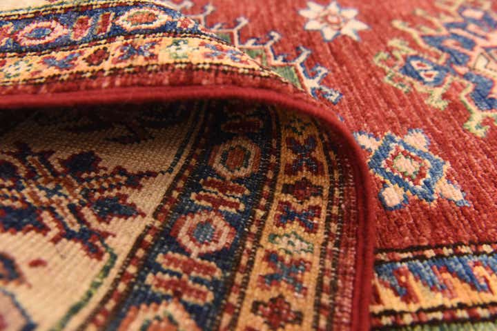 4' 10 x 6' 8 Hand Knotted Kazak Oriental Rug