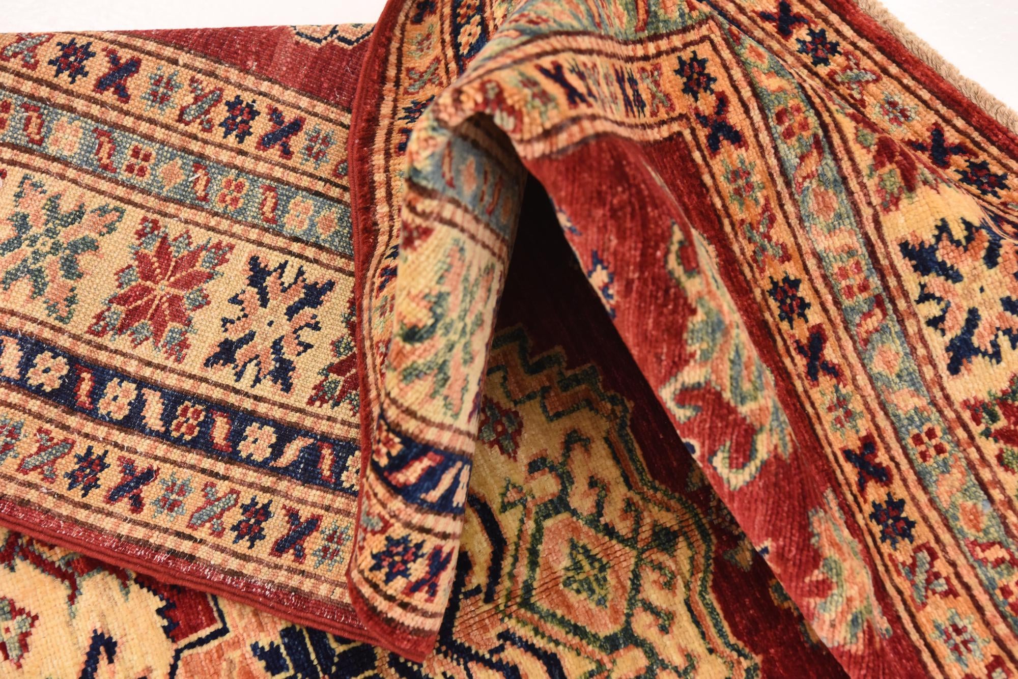 4' 11 x 6' 8 Hand Knotted Kazak Oriental Rug