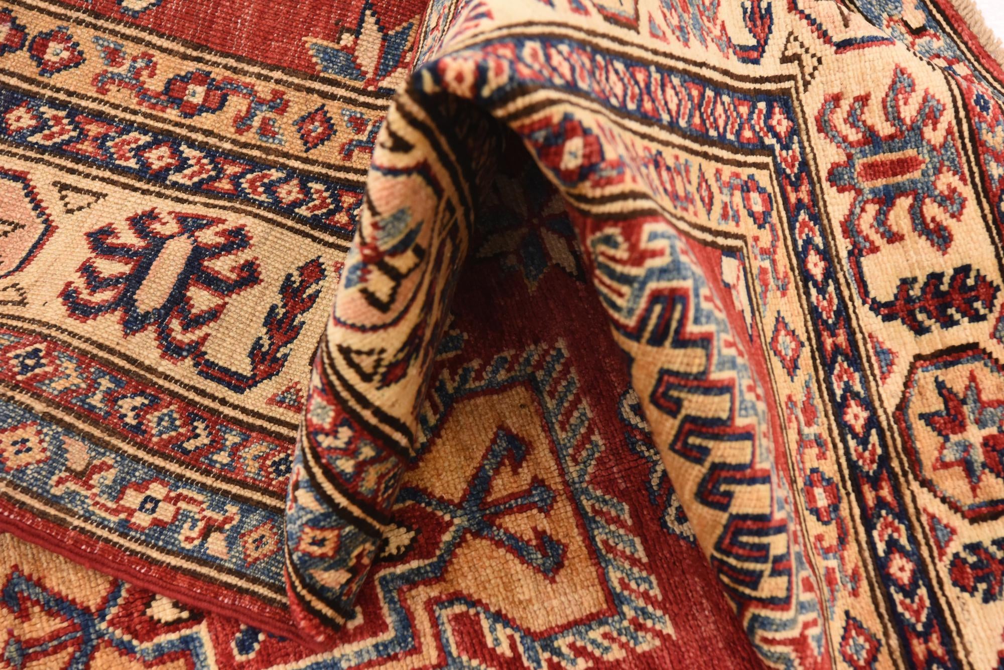 4' 11 x 6' 6 Hand Knotted Kazak Oriental Rug
