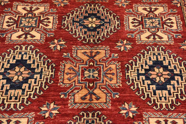 Detail image of 4' 11 x 6' 6 Hand Knotted Kazak Oriental Rug