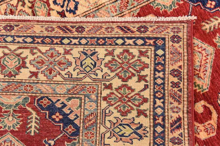 5' 7 x 7' 9 Hand Knotted Kazak Oriental Rug