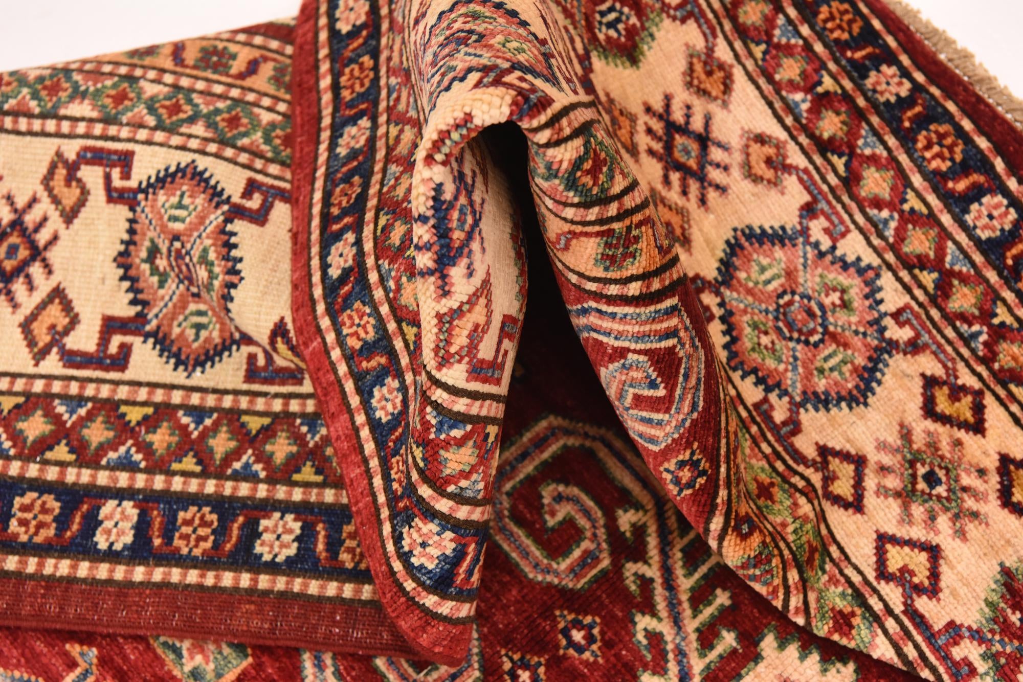 5' 9 x 8' 2 Hand Knotted Kazak Oriental Rug