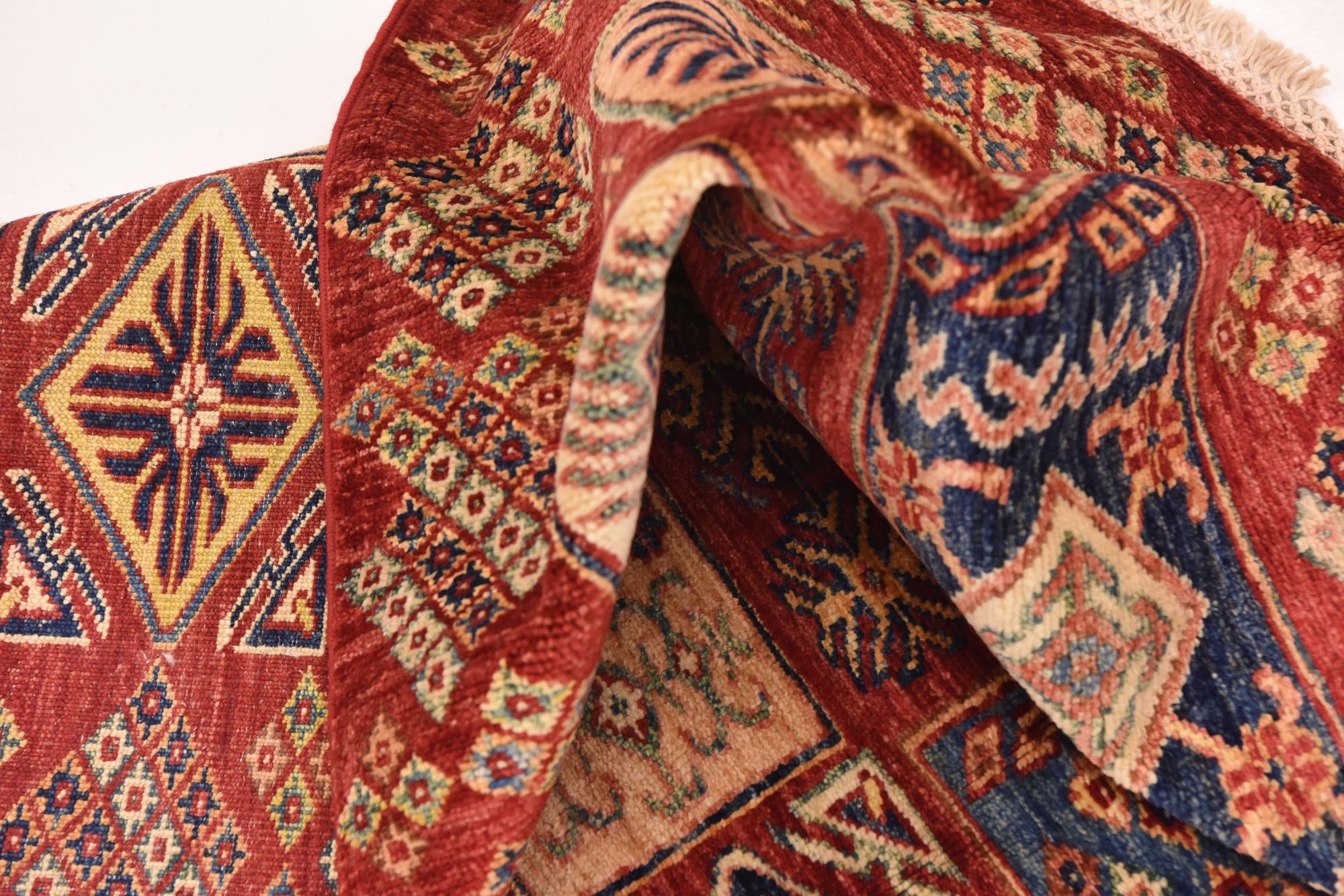 5' 6 x 7' 10 Hand Knotted Kazak Oriental Rug