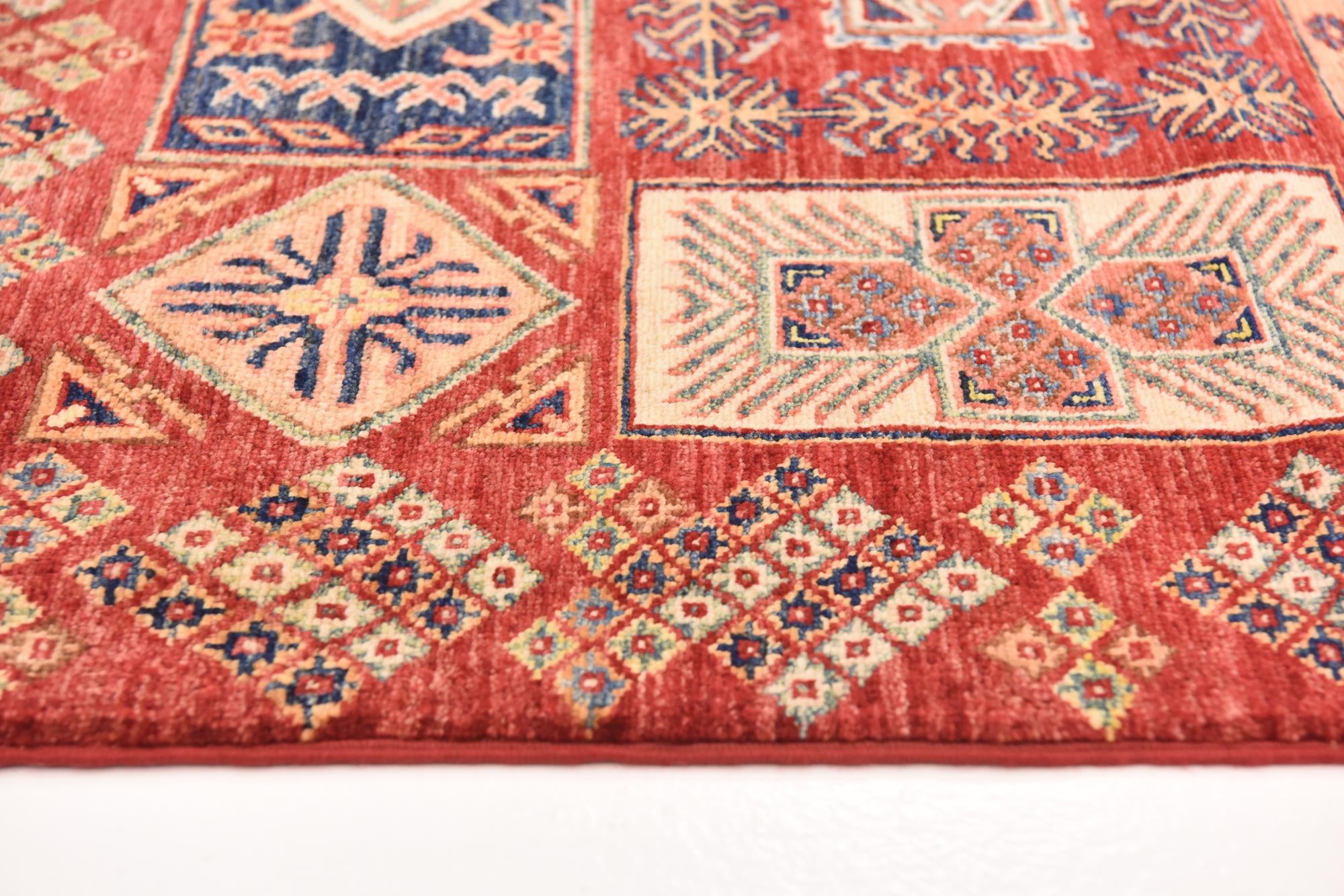 5' 6 x 7' 10 Hand Knotted Kazak Oriental Rug