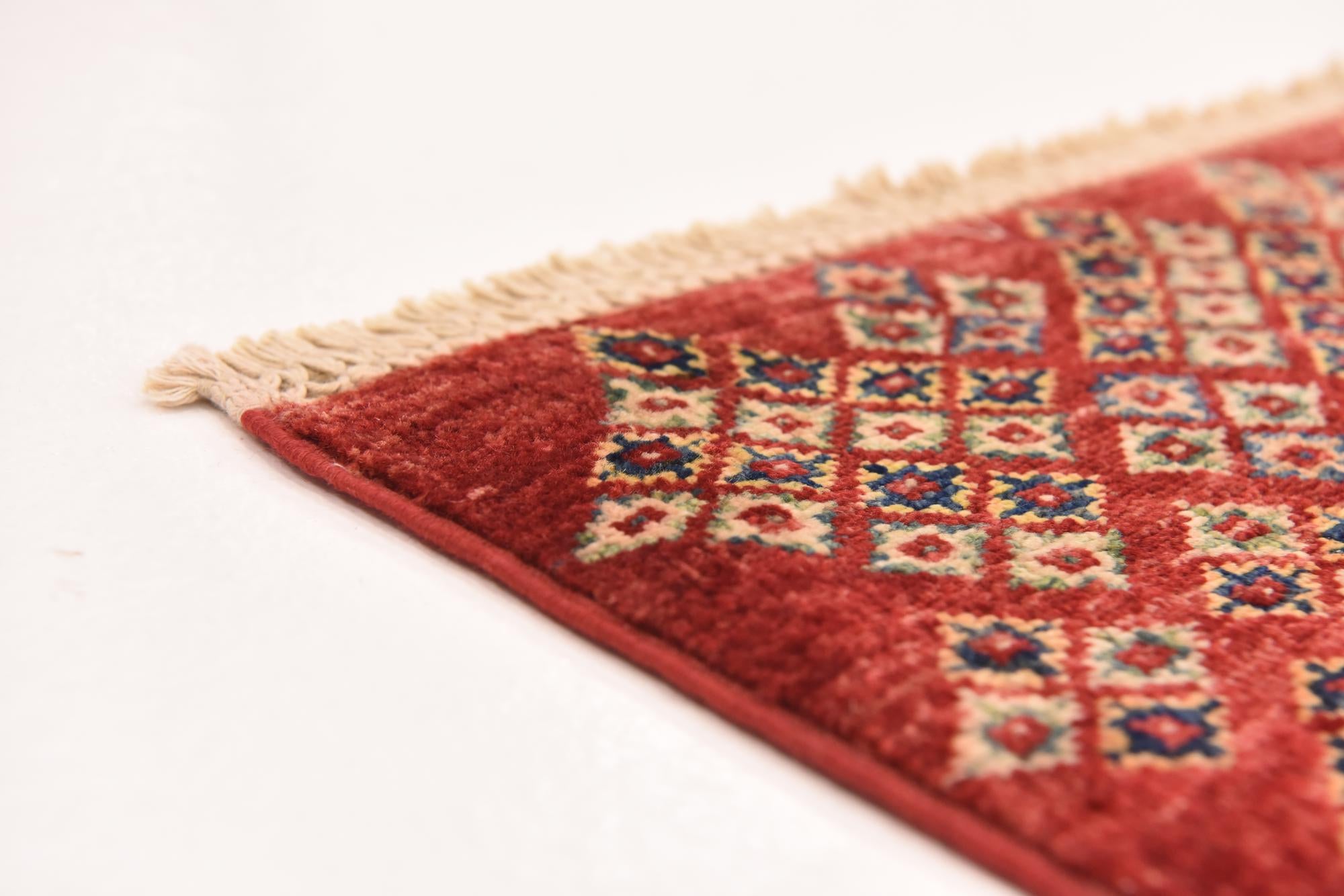 5' 7 x 8' Hand Knotted Kazak Oriental Rug