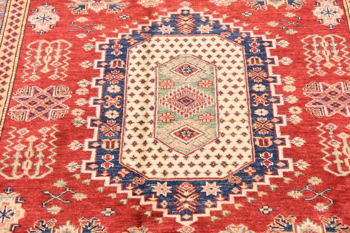 5' 7 x 7' 5 Hand Knotted Kazak Oriental Rug