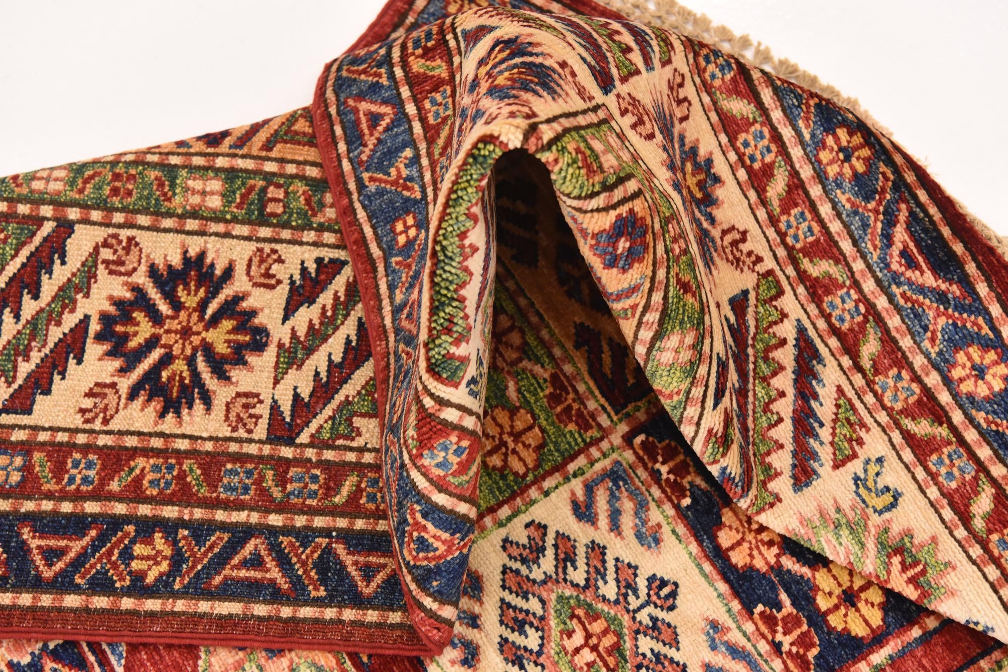 5' 8 x 7' 7 Hand Knotted Kazak Oriental Rug