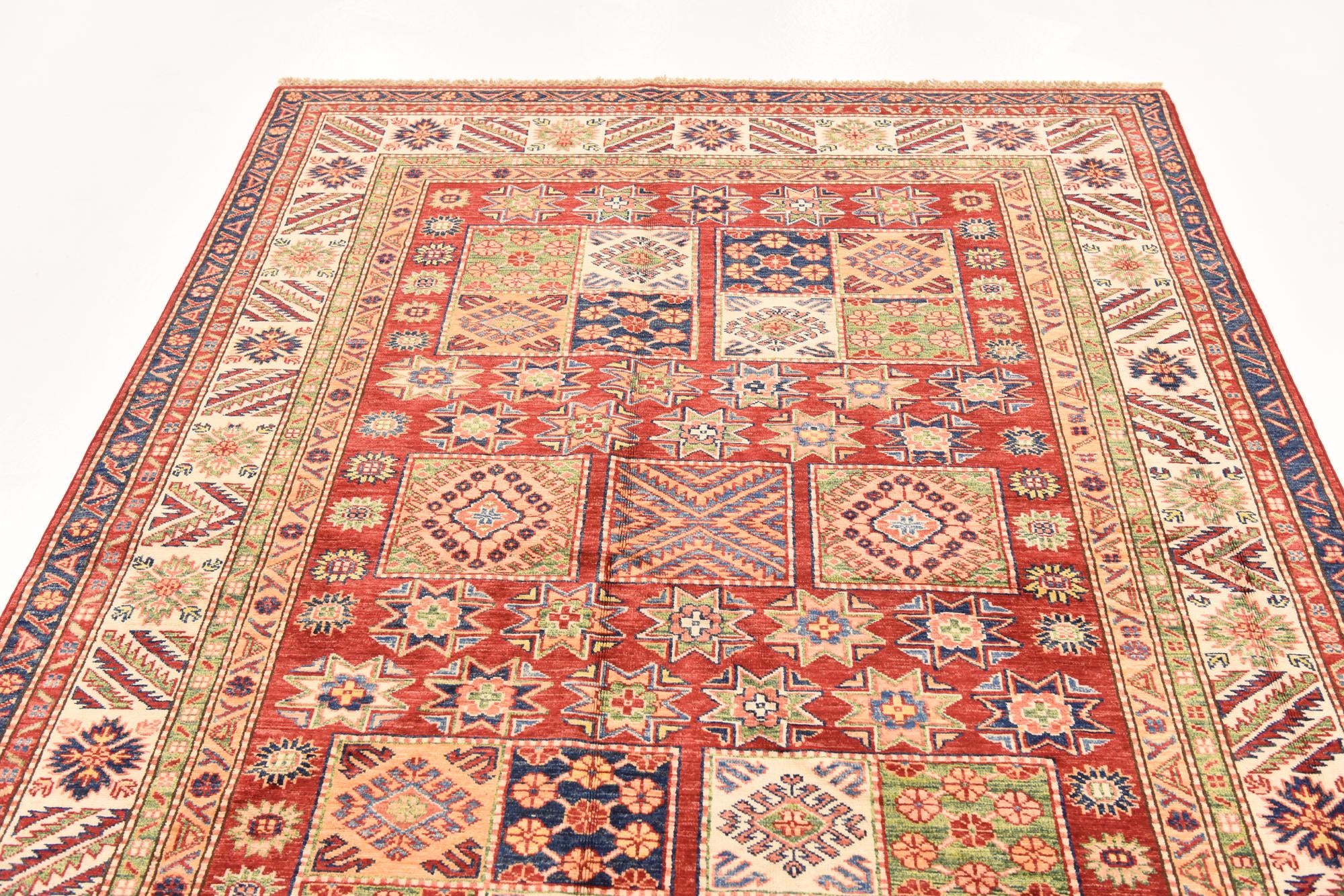 5' 8 x 7' 7 Hand Knotted Kazak Oriental Rug