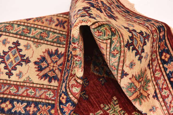 5' 9 x 7' 11 Hand Knotted Kazak Oriental Rug