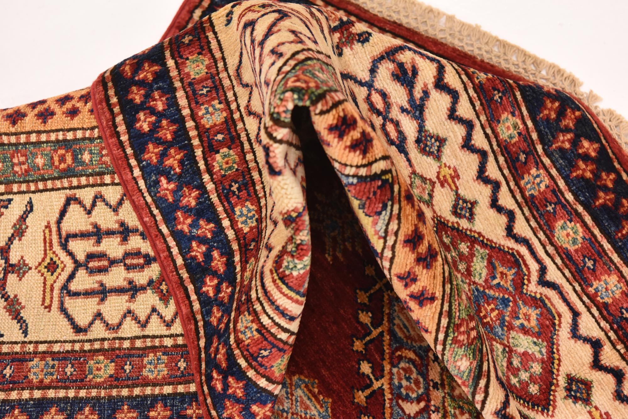 5' 6 x 7' 10 Hand Knotted Kazak Oriental Rug