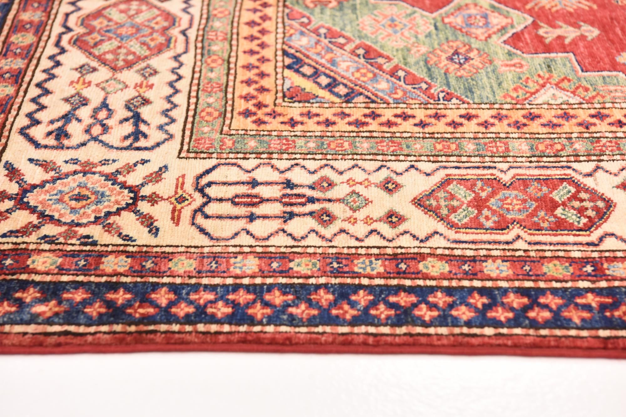 5' 6 x 7' 10 Hand Knotted Kazak Oriental Rug