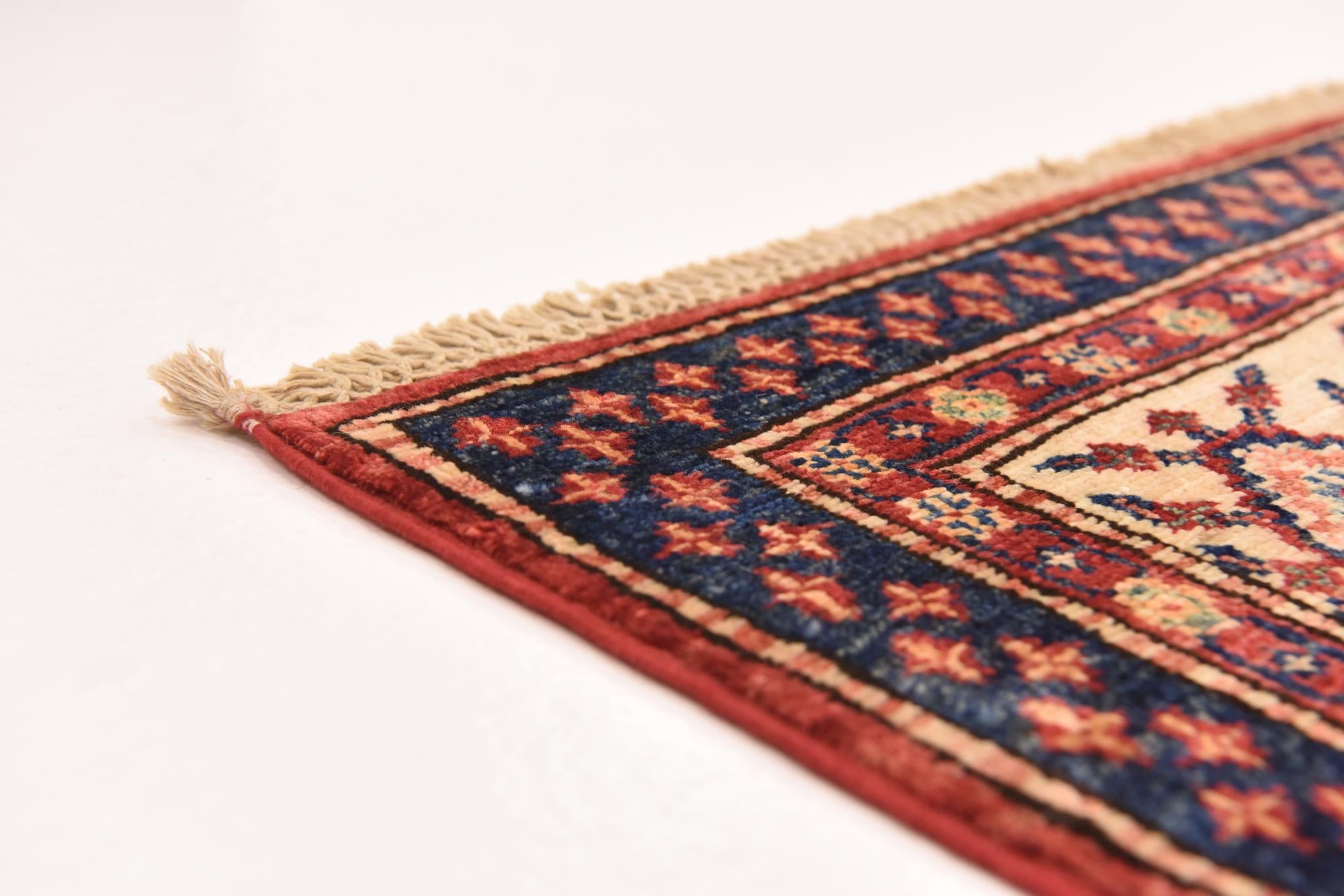 5' 6 x 7' 10 Hand Knotted Kazak Oriental Rug