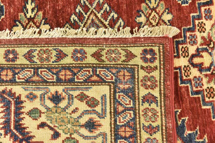 5' 7 x 7' 9 Hand Knotted Kazak Oriental Rug