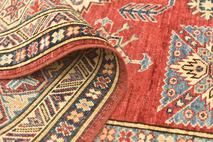 5' 9 x 7' 7 Hand Knotted Kazak Oriental Rug