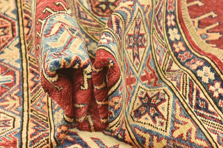 5' 9 x 7' 7 Hand Knotted Kazak Oriental Rug