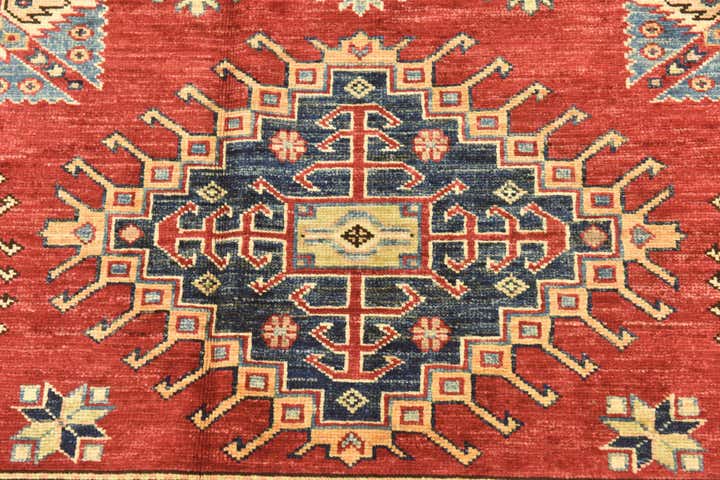 5' 9 x 7' 7 Hand Knotted Kazak Oriental Rug