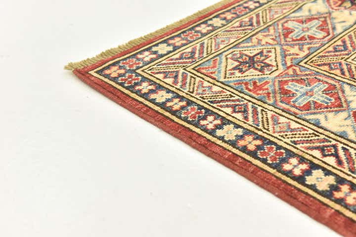 5' 9 x 7' 7 Hand Knotted Kazak Oriental Rug