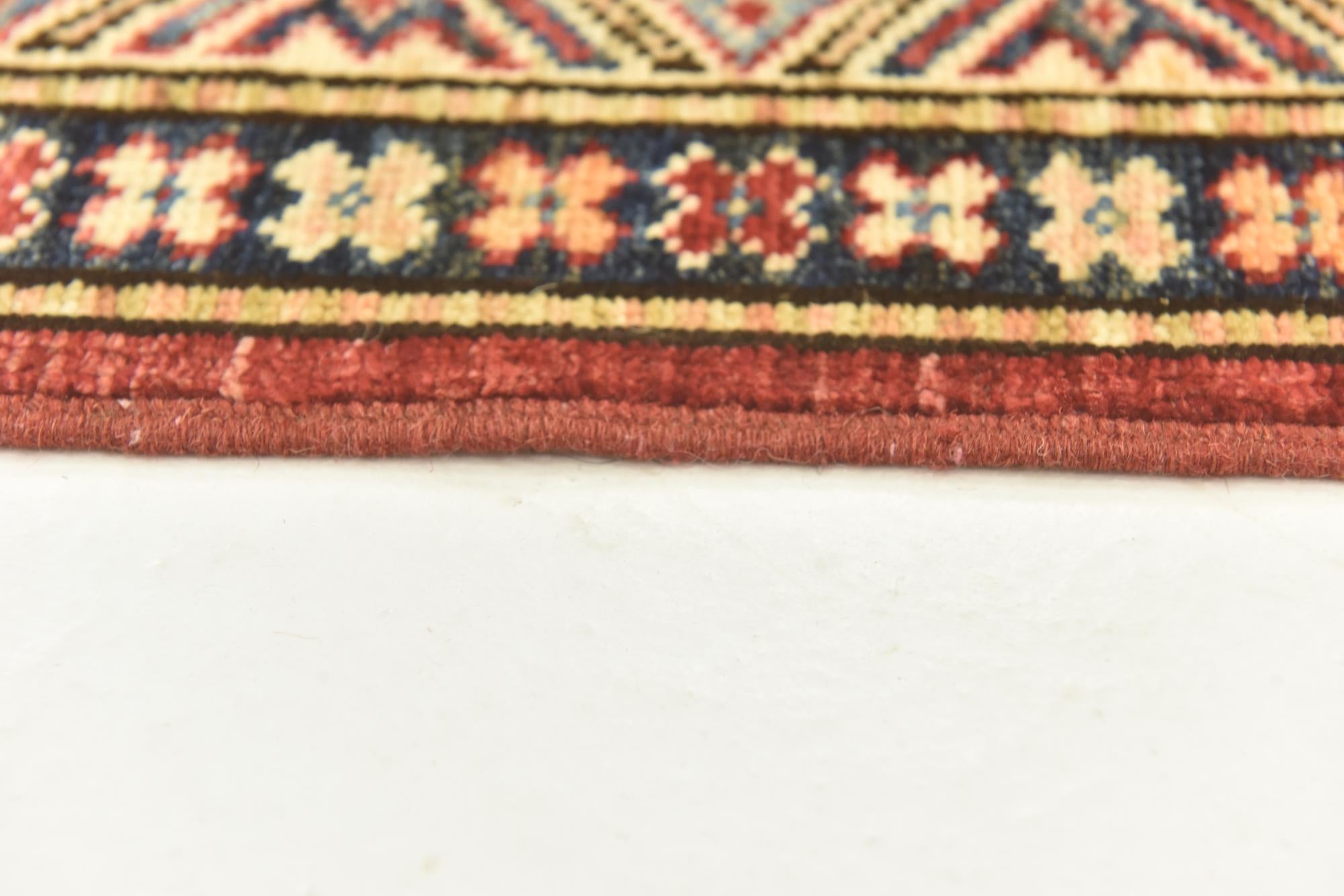 5' 9 x 7' 7 Hand Knotted Kazak Oriental Rug